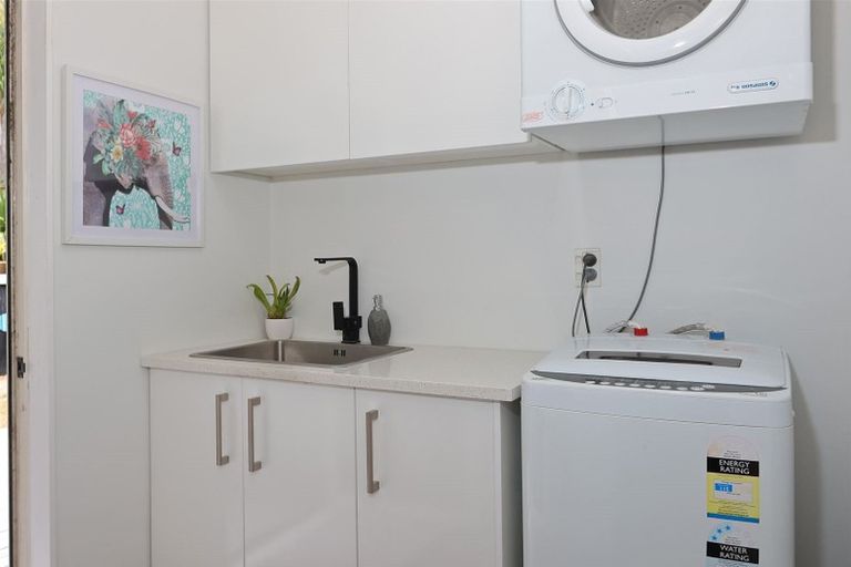 Photo of property in 62 Vintage Drive, Henderson, Auckland, 0612