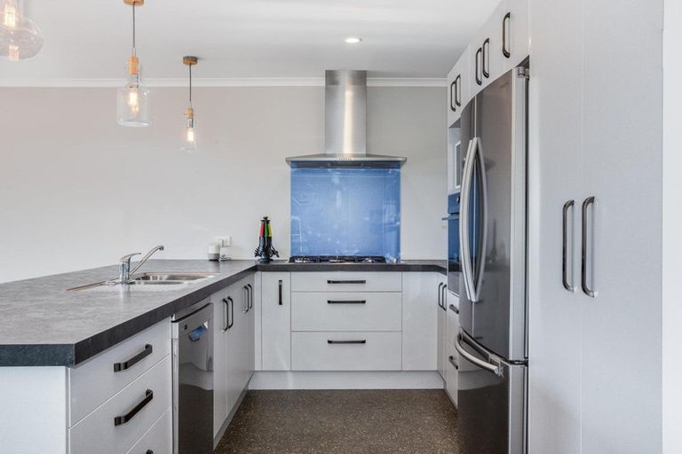 Photo of property in 24 Banks Boulevard, Whitby, Porirua, 5024