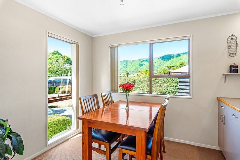 Photo of property in 15 Kanawa Street, Waikanae, 5036