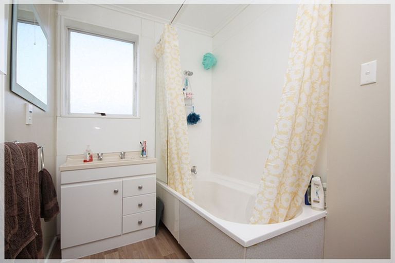 Photo of property in 63 Hinemoa Street, Levin, 5510