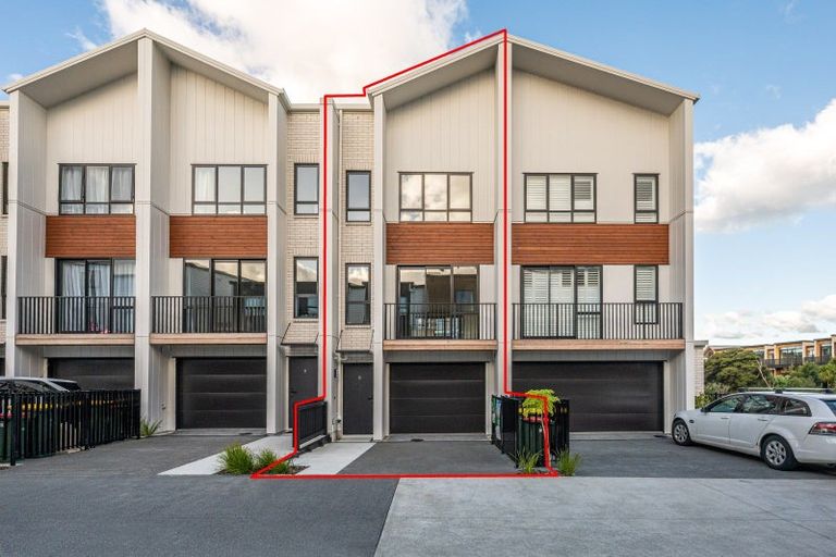 Photo of property in 13 Patrol Lane, Hobsonville, Auckland, 0616