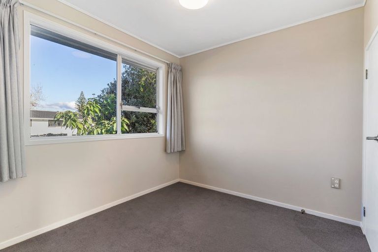 Photo of property in 1/4 Clyma Place, Massey, Auckland, 0614
