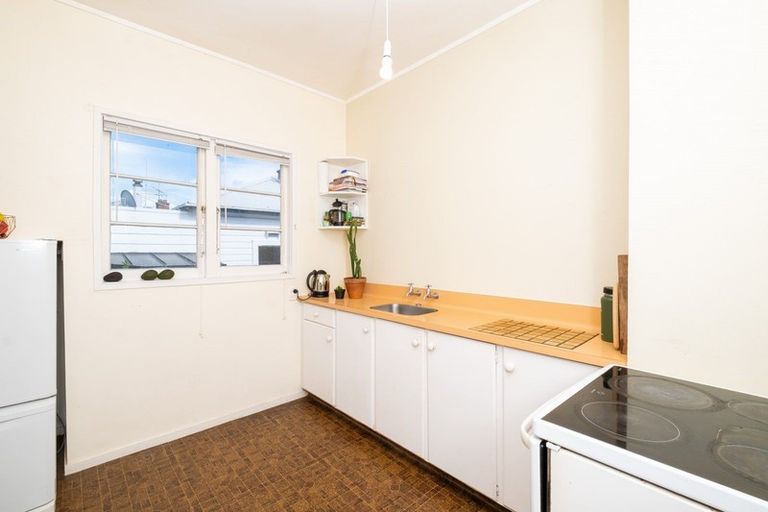 Photo of property in 8 Hadfield Terrace, Bluff Hill, Napier, 4110
