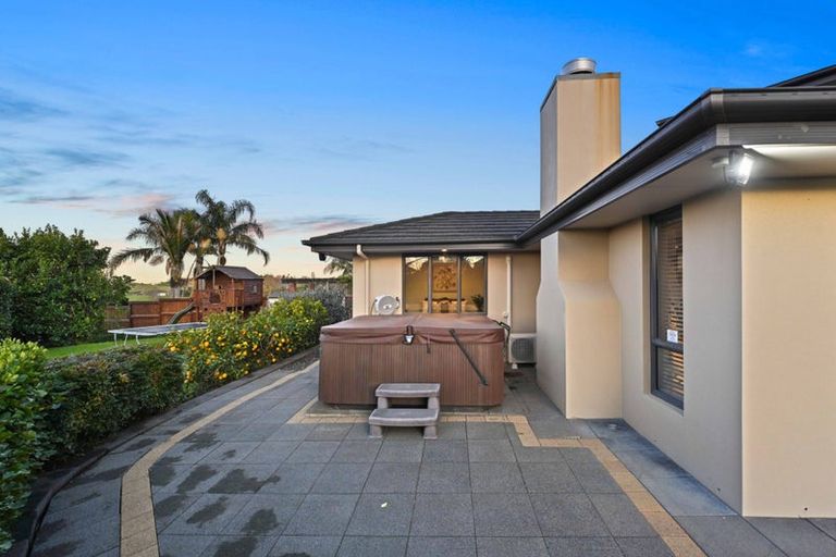 Photo of property in 2 Stonebridge Road, Temple View, Hamilton, 3289