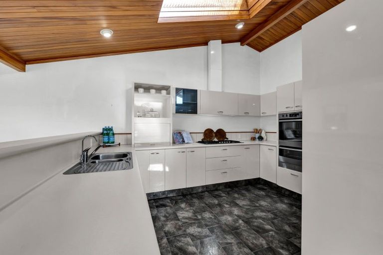 Photo of property in 8 Argyle Place, Highlands Park, New Plymouth, 4312