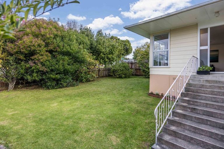 Photo of property in 20 Bellringer Road, Massey, Auckland, 0614