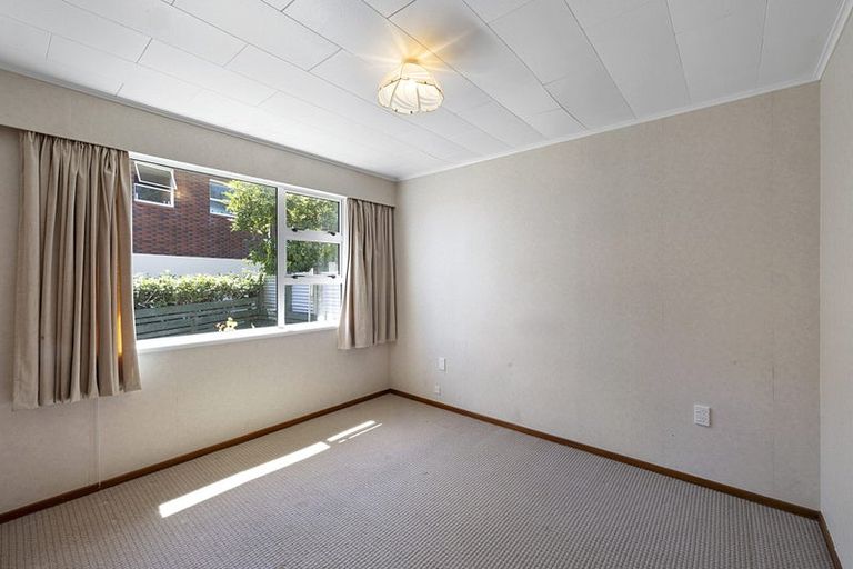 Photo of property in 16c Te Mete Terrace, Merrilands, New Plymouth, 4312