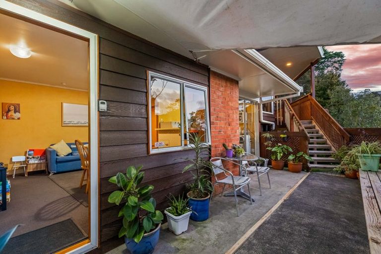 Photo of property in 24 Kaurilands Road, Titirangi, Auckland, 0604