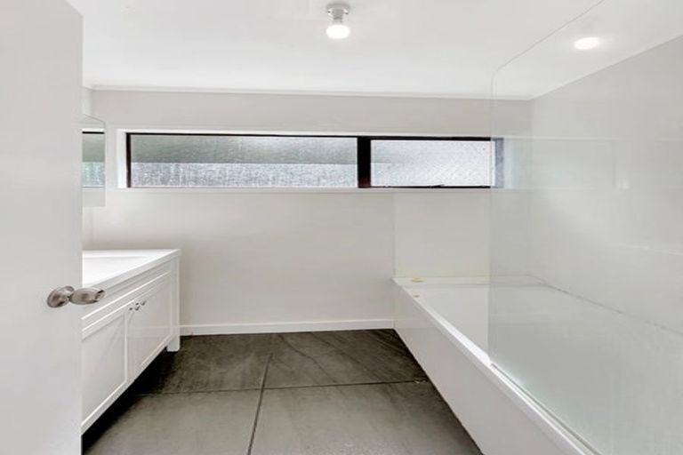 Photo of property in 3/78 Glengarry Road, Glen Eden, Auckland, 0602