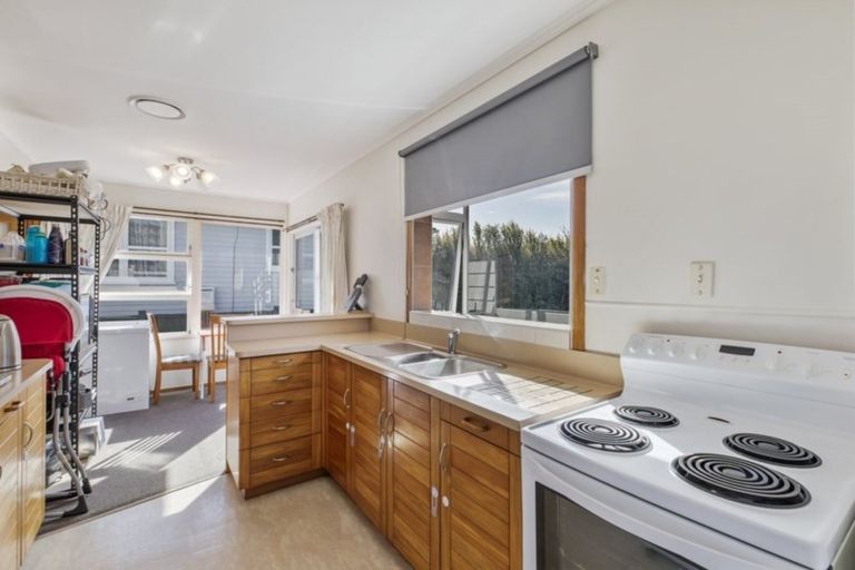 Photo of property in 39 Paragon Avenue, Beach Haven, Auckland, 0626