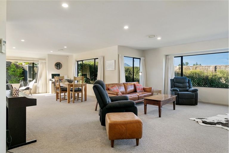 Photo of property in 1 Kips Way, Rangatira Park, Taupo, 3330