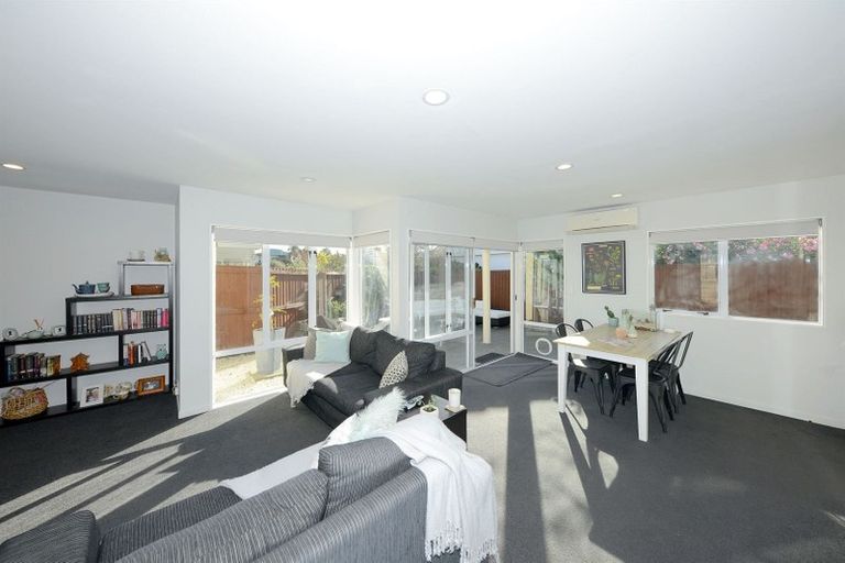 Photo of property in 2/18 Palatine Terrace, Huntsbury, Christchurch, 8022