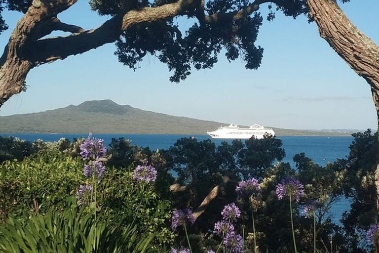 Photo of property in 14 Hamana Street, Narrow Neck, Auckland, 0622