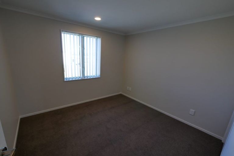 Photo of property in 12 Warbler Crescent, Papakura, 2110