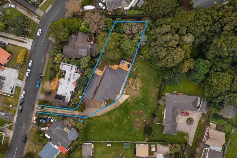 Photo of property in 3c Scenic Drive, Hillpark, Auckland, 2102