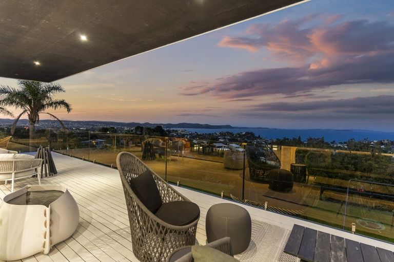 Photo of property in 201 Whangaparaoa Road, Red Beach, 0932