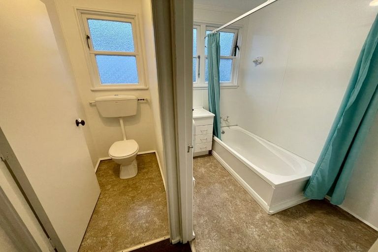 Photo of property in 32 Naenae Road, Naenae, Lower Hutt, 5011