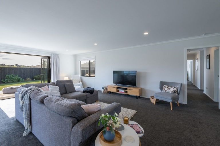 Photo of property in 4 Les Wakefield Road, Mapua, 7005