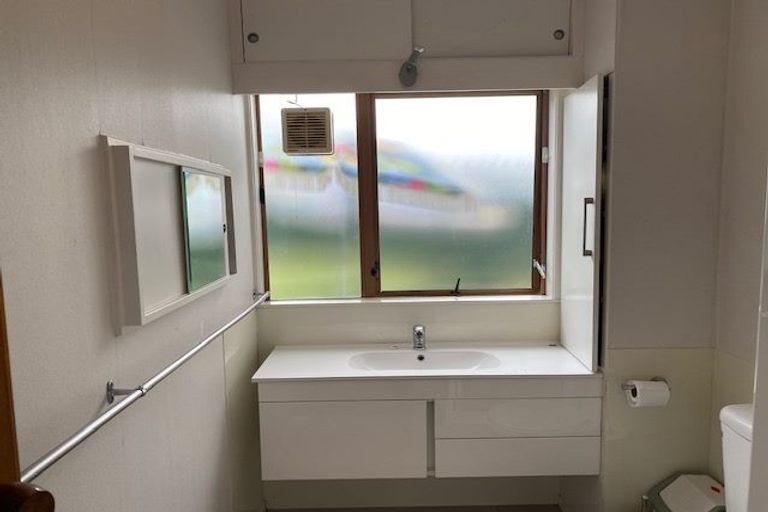 Photo of property in 2/13 Walter Street, Hauraki, Auckland, 0622