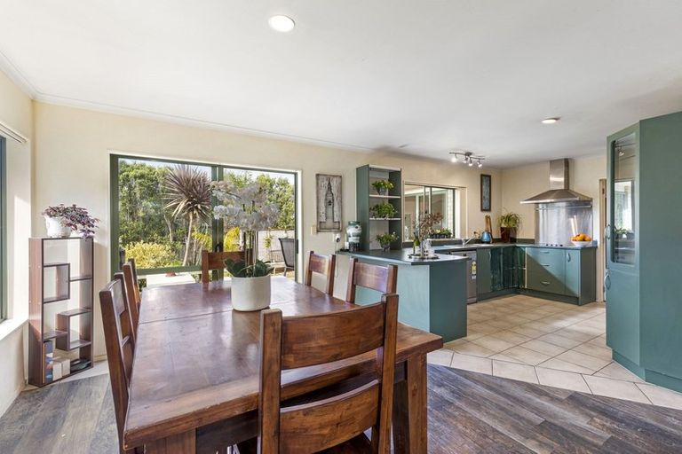 Photo of property in 10 Kumar Place, The Gardens, Auckland, 2105
