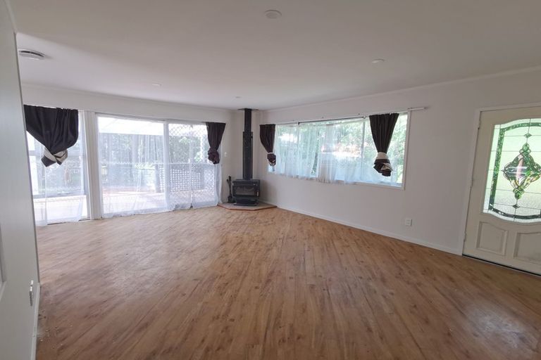 Photo of property in 1/10 Rotoiti Avenue, Pakuranga Heights, Auckland, 2010