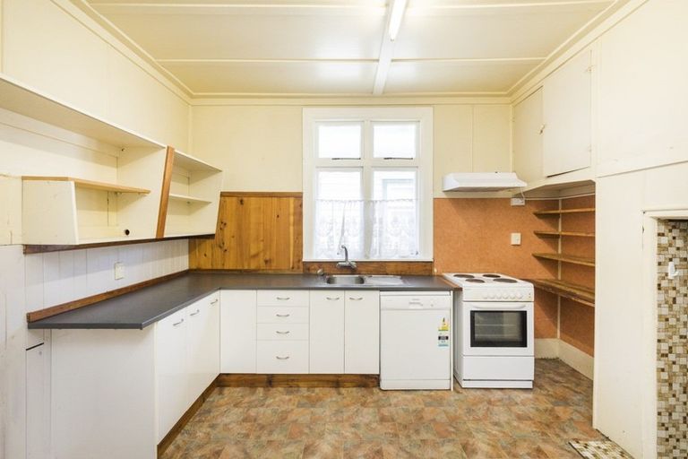 Photo of property in 20 Shamrock Street, Takaro, Palmerston North, 4412