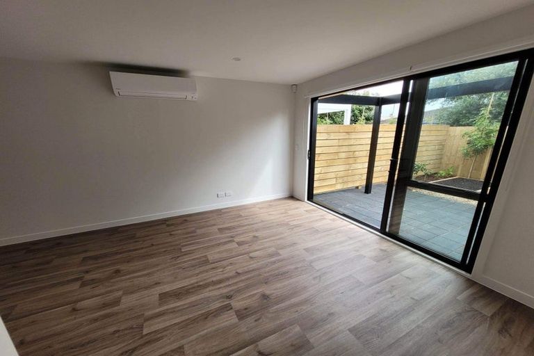 Photo of property in 12 Whakahui Lane, Mangere Bridge, Auckland, 2022