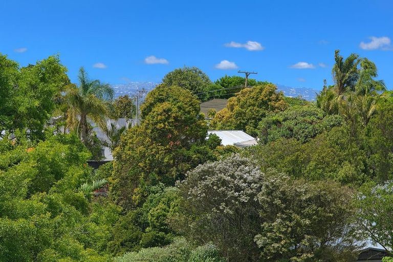 Photo of property in 1/231 Don Buck Road, Massey, Auckland, 0614