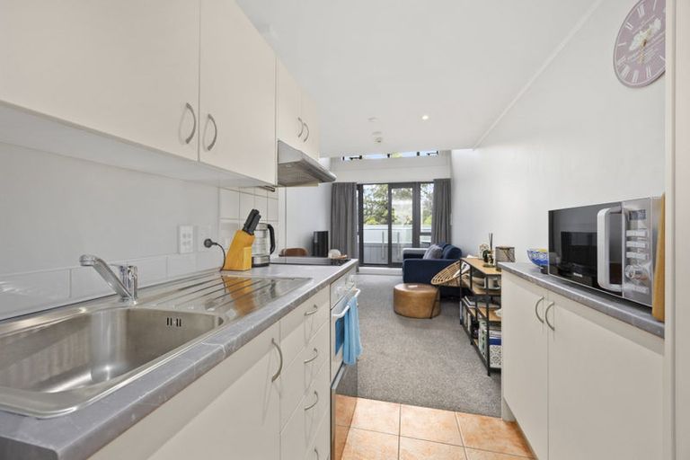 Photo of property in 5b/30 Westward Ho, Glen Eden, Auckland, 0602