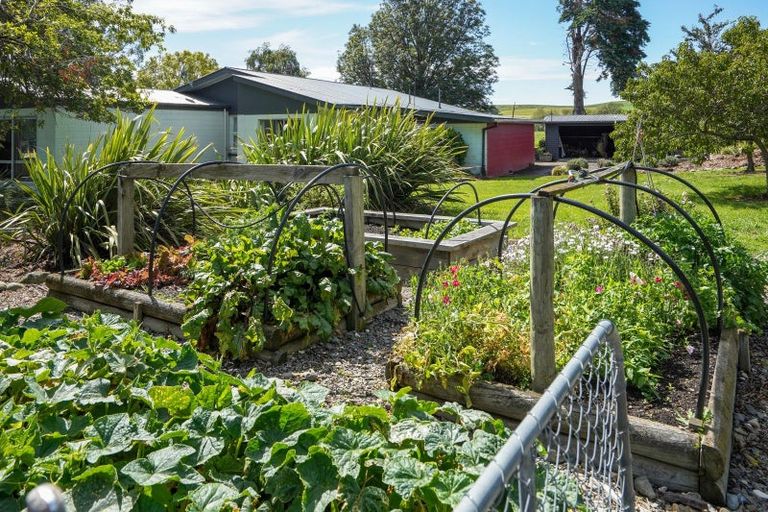 Photo of property in 379 Pyramid Valley Road, Pyramid Valley, Waikari, 7491