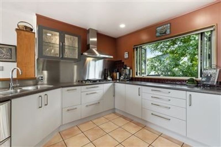 Photo of property in 59 Hastings Road, Mairangi Bay, Auckland, 0630