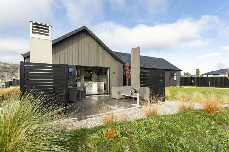 Photo of property in 7 Hatters Lane, Mount Pisa, 9383