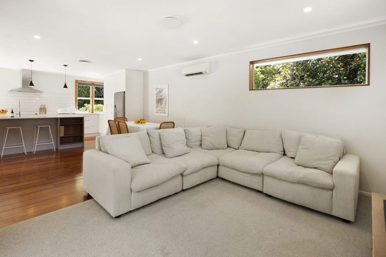 Photo of property in 44 Homewood Crescent, Karori, Wellington, 6012