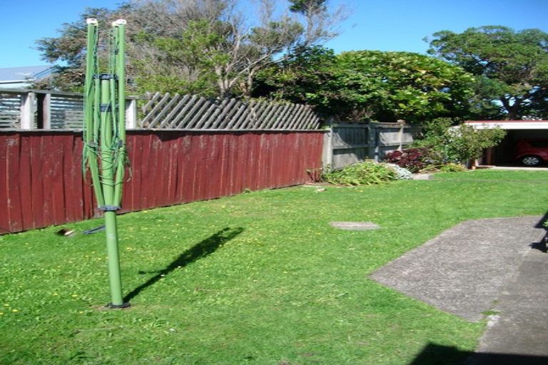 Photo of property in 107 Derwent Street, Island Bay, Wellington, 6023