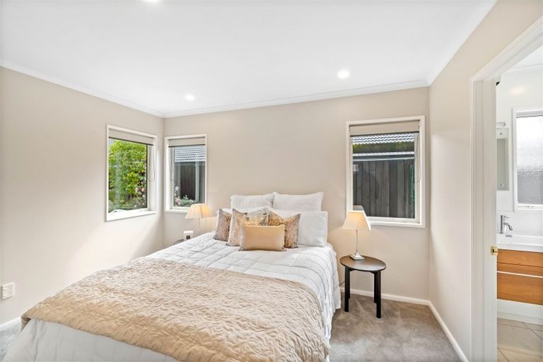 Photo of property in 43 Memorial Avenue, Ilam, Christchurch, 8053