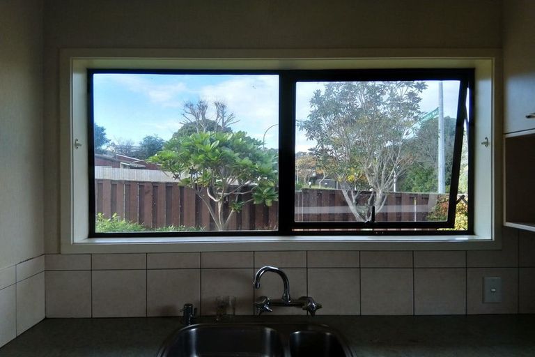 Photo of property in 1/99 Prince Regent Drive, Half Moon Bay, Auckland, 2012