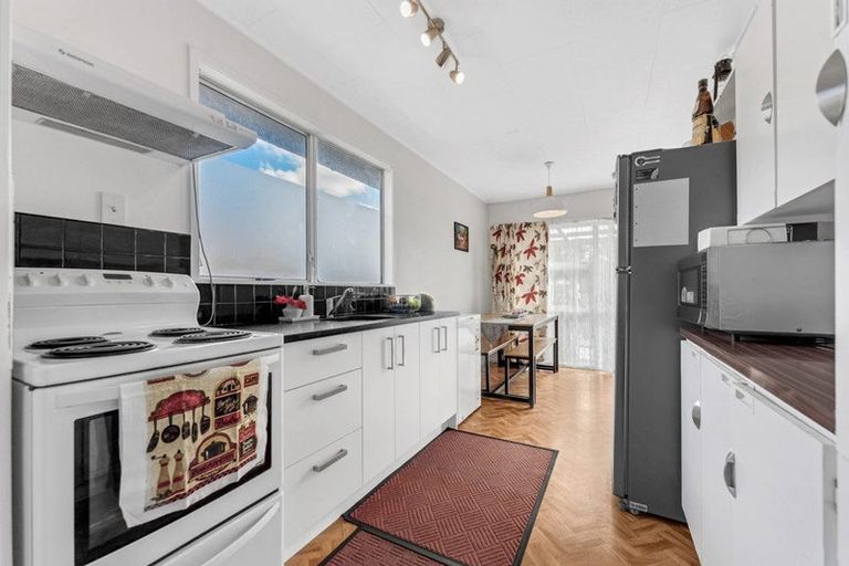 Photo of property in 42a Forest Hill Road, Henderson, Auckland, 0612