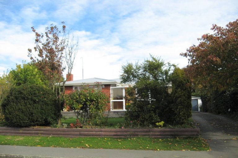 Photo of property in 6 Gloaming Place, Sockburn, Christchurch, 8042