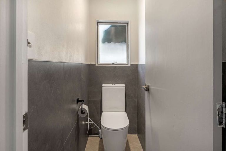 Photo of property in 354 Royal Road, Massey, Auckland, 0614