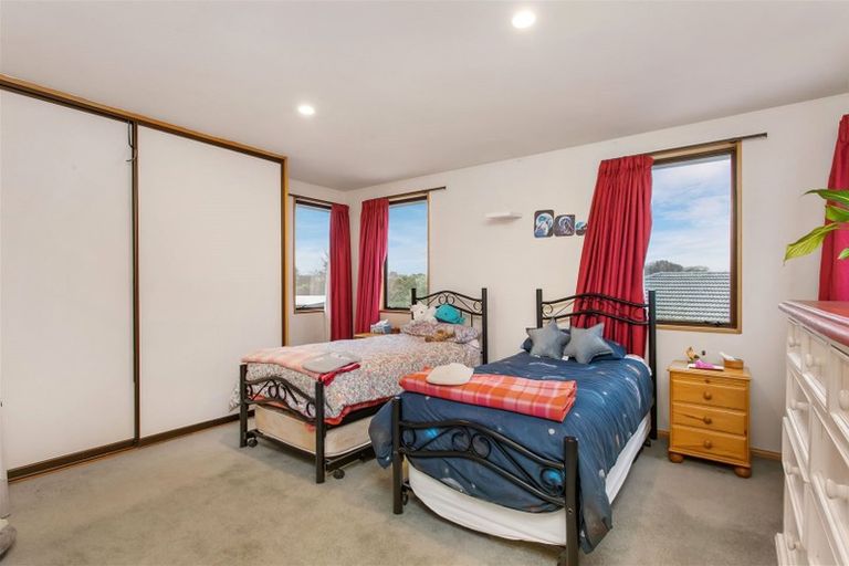 Photo of property in 15 Sevenoaks Drive, Bryndwr, Christchurch, 8053