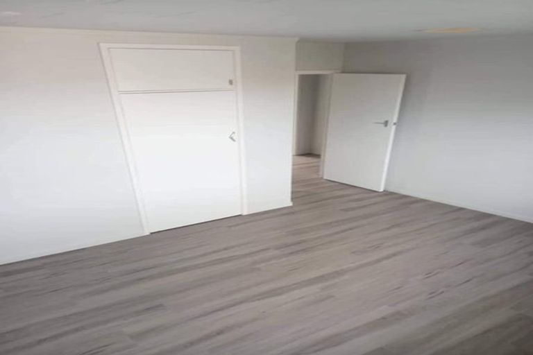 Photo of property in 2/26 Fitzwater Place, Henderson, Auckland, 0612
