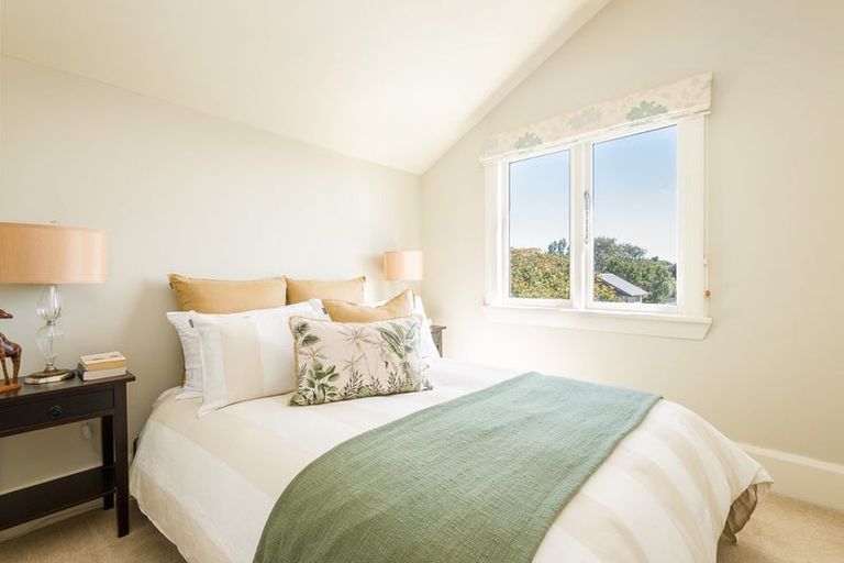 Photo of property in 7 Hackthorne Road, Cashmere, Christchurch, 8022