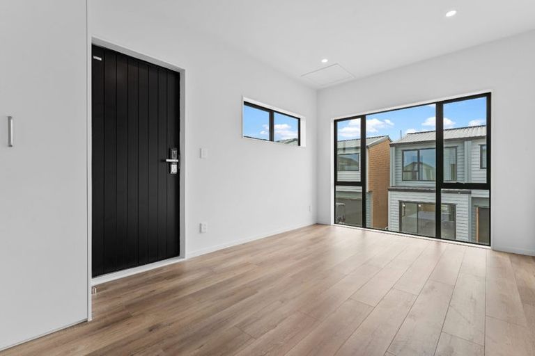 Photo of property in 26 Whare Kauri Road, Papakura, 2110