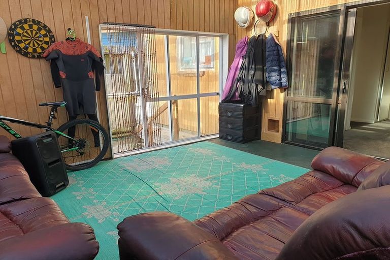 Photo of property in 58 Owhiro Bay Parade, Owhiro Bay, Wellington, 6023