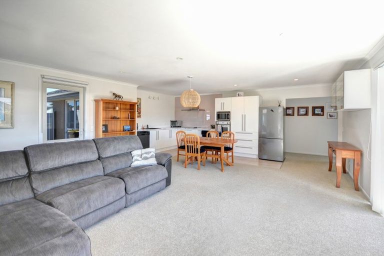 Photo of property in 51 Silver Springs Boulevard, Mosgiel, 9024