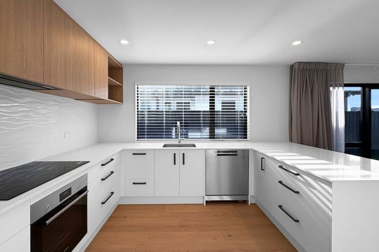 Photo of property in 8 Phelan Place, Aidanfield, Christchurch, 8025