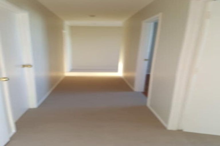 Photo of property in 1/212 Sunnynook Road, Totara Vale, Auckland, 0627