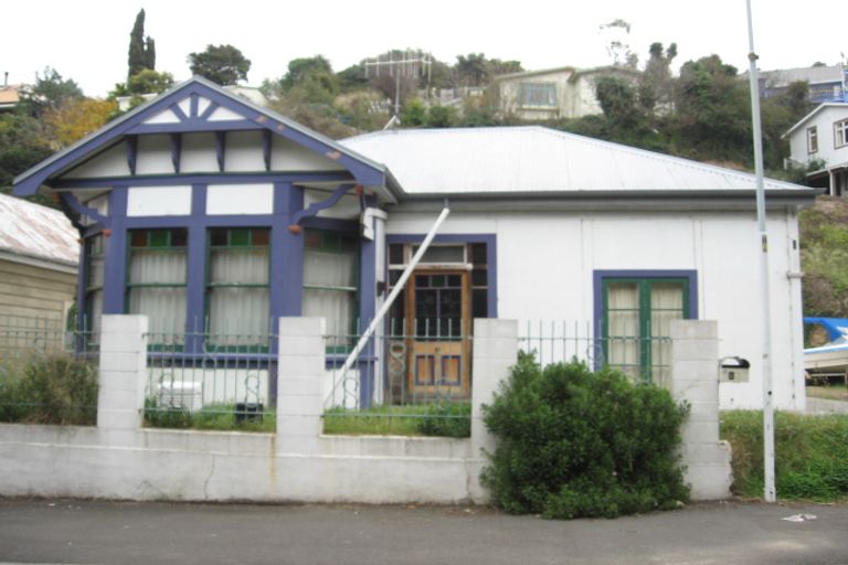 Photo of property in 22 Faraday Street, Hospital Hill, Napier, 4110