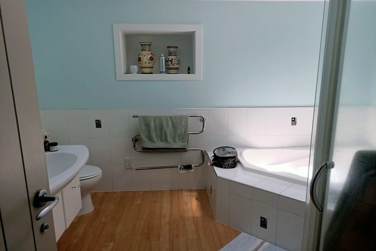 Photo of property in 128 Victoria Street, Cambridge, 3434