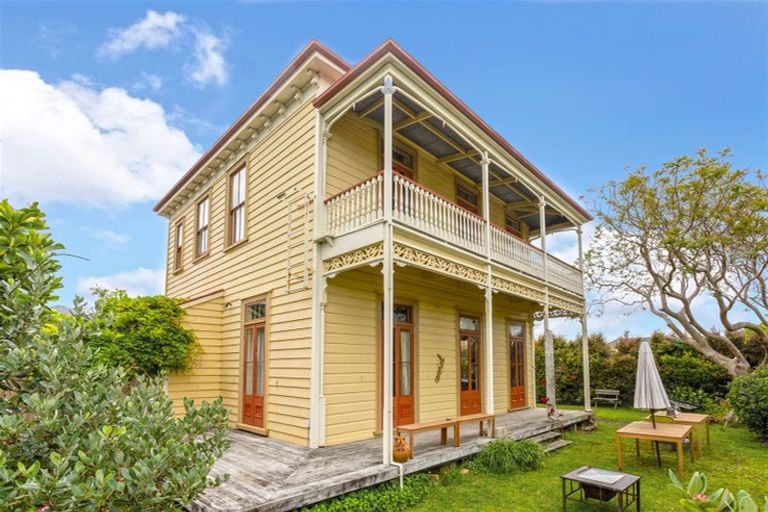 Photo of property in 300 Queen Sh25 Street, Thames, 3500